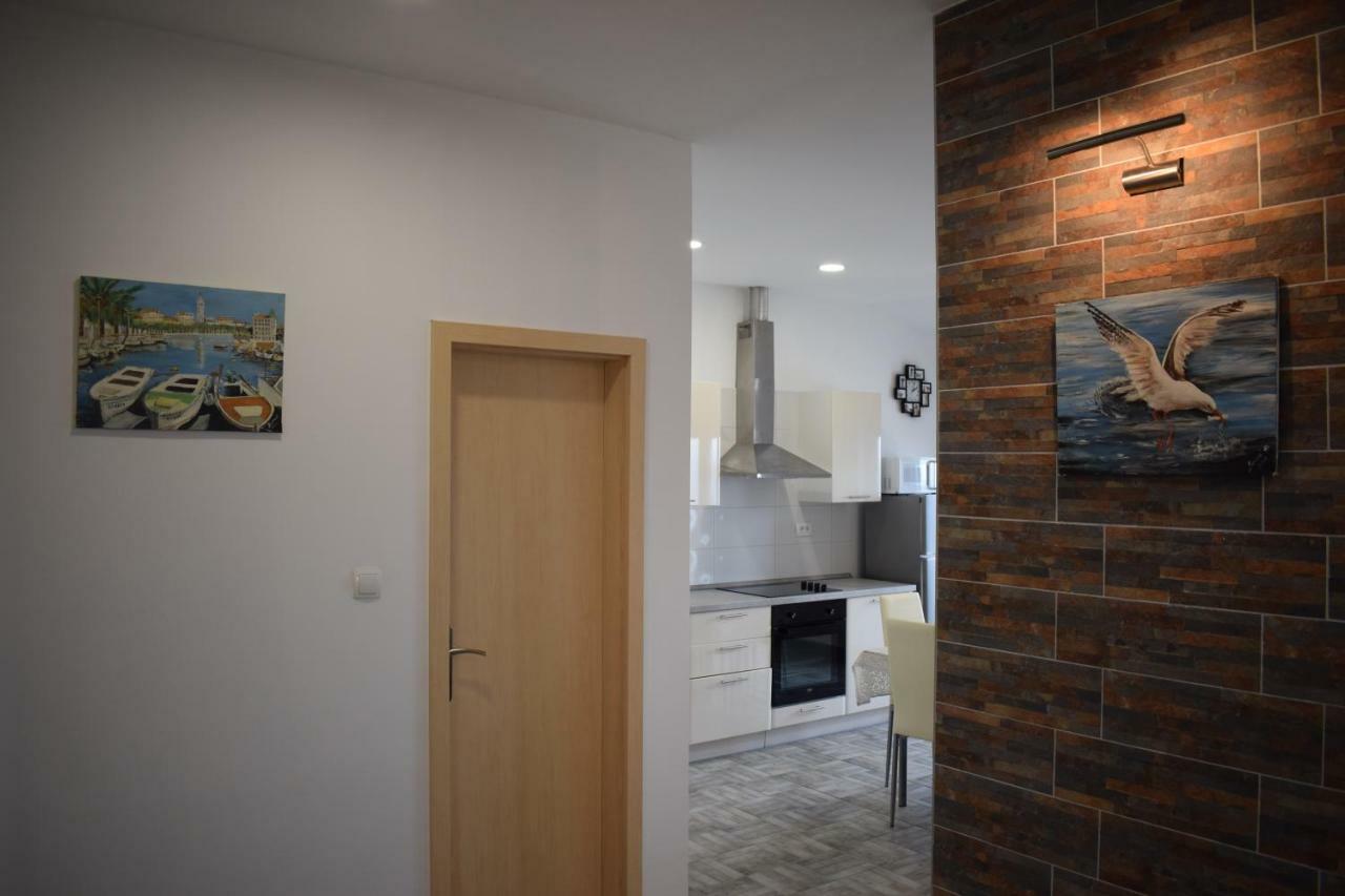 Apartman Dani-Podstrana Lägenhet Exteriör bild