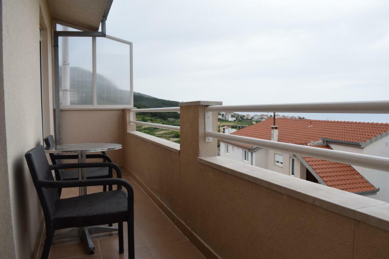 Apartman Dani-Podstrana Lägenhet Exteriör bild