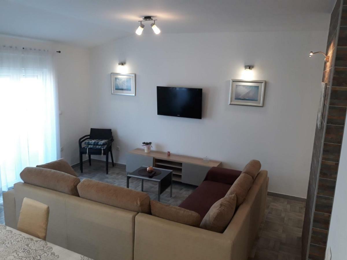Apartman Dani-Podstrana Lägenhet Exteriör bild