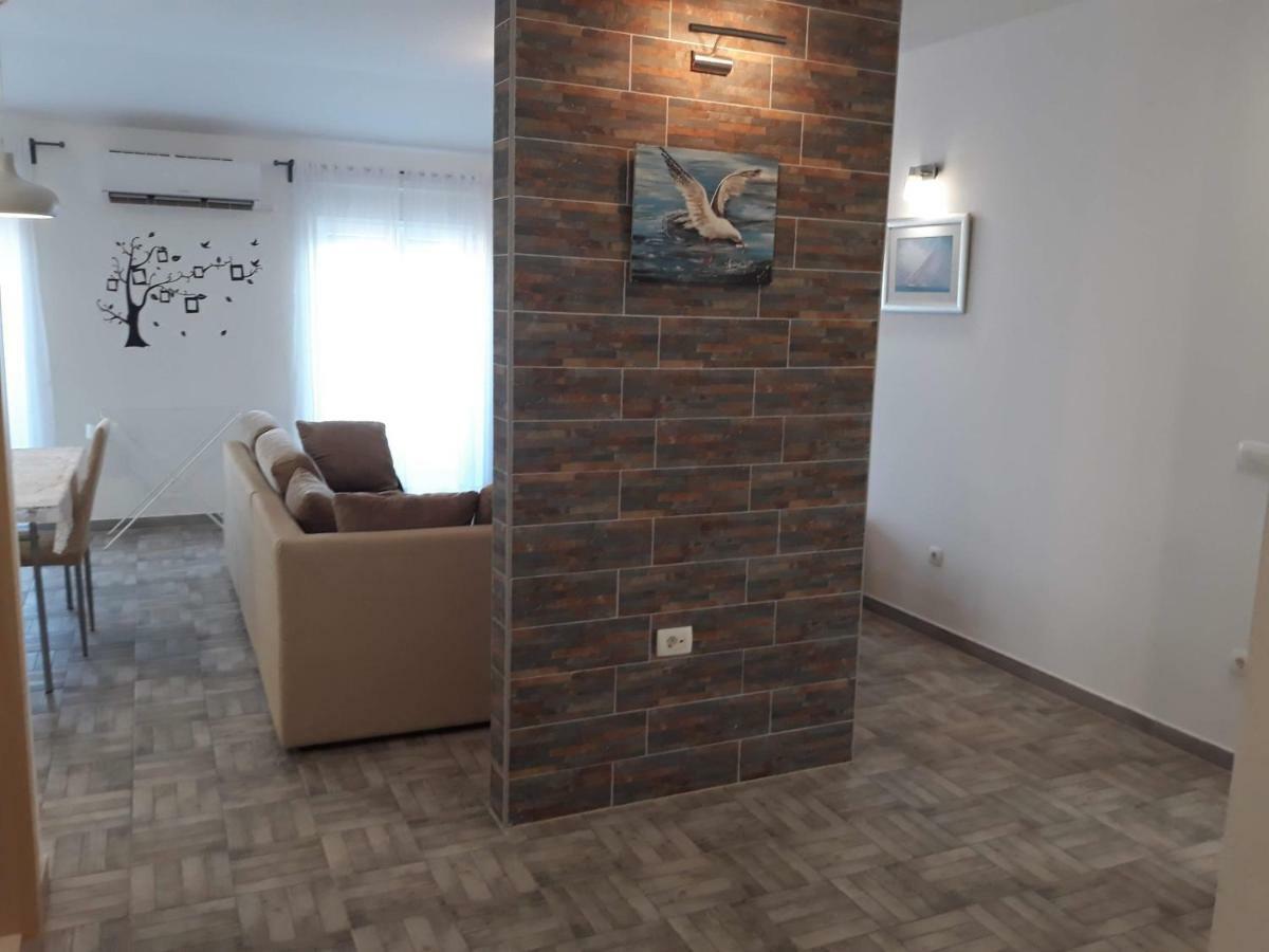 Apartman Dani-Podstrana Lägenhet Exteriör bild