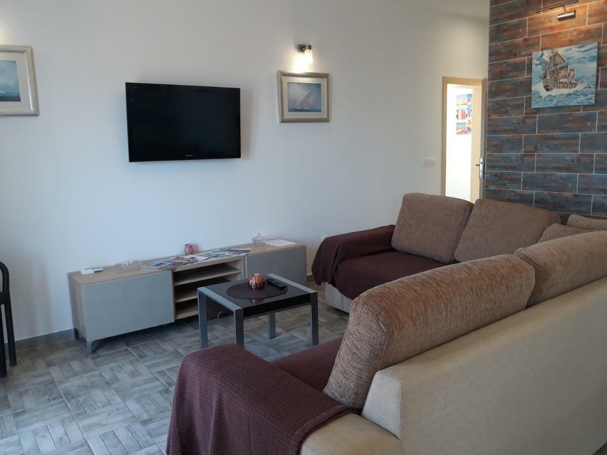 Apartman Dani-Podstrana Lägenhet Exteriör bild